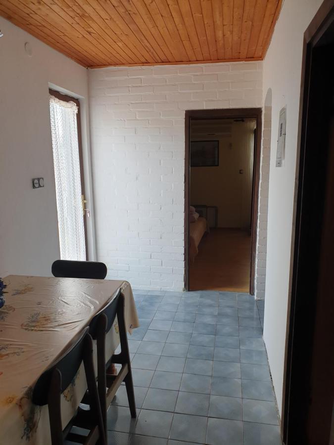 Apartmani Volaric Pag باغ المظهر الخارجي الصورة