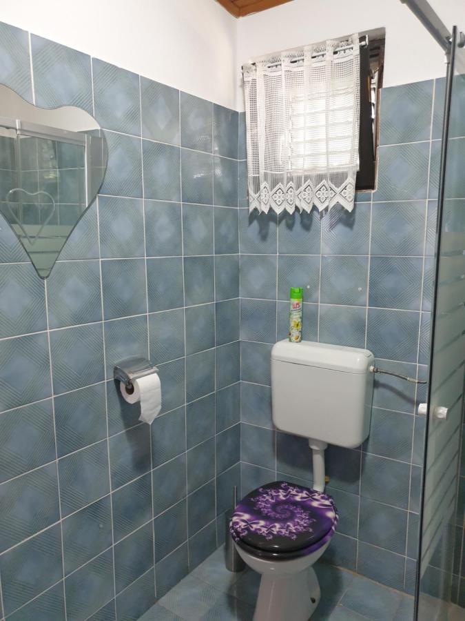 Apartmani Volaric Pag باغ المظهر الخارجي الصورة